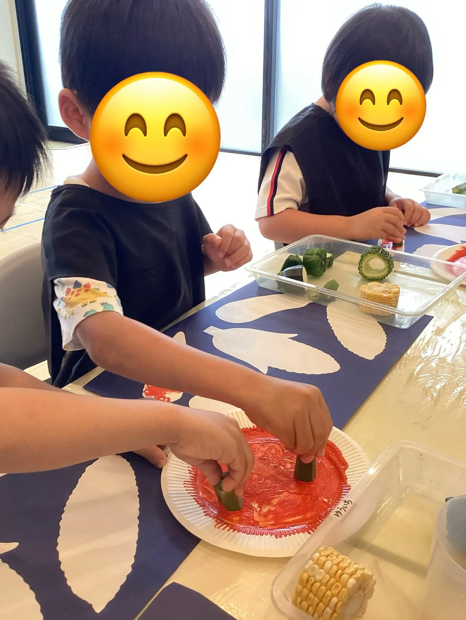初日は、本物のお野菜を使ってのプログラムとバーベキュー、スイ...